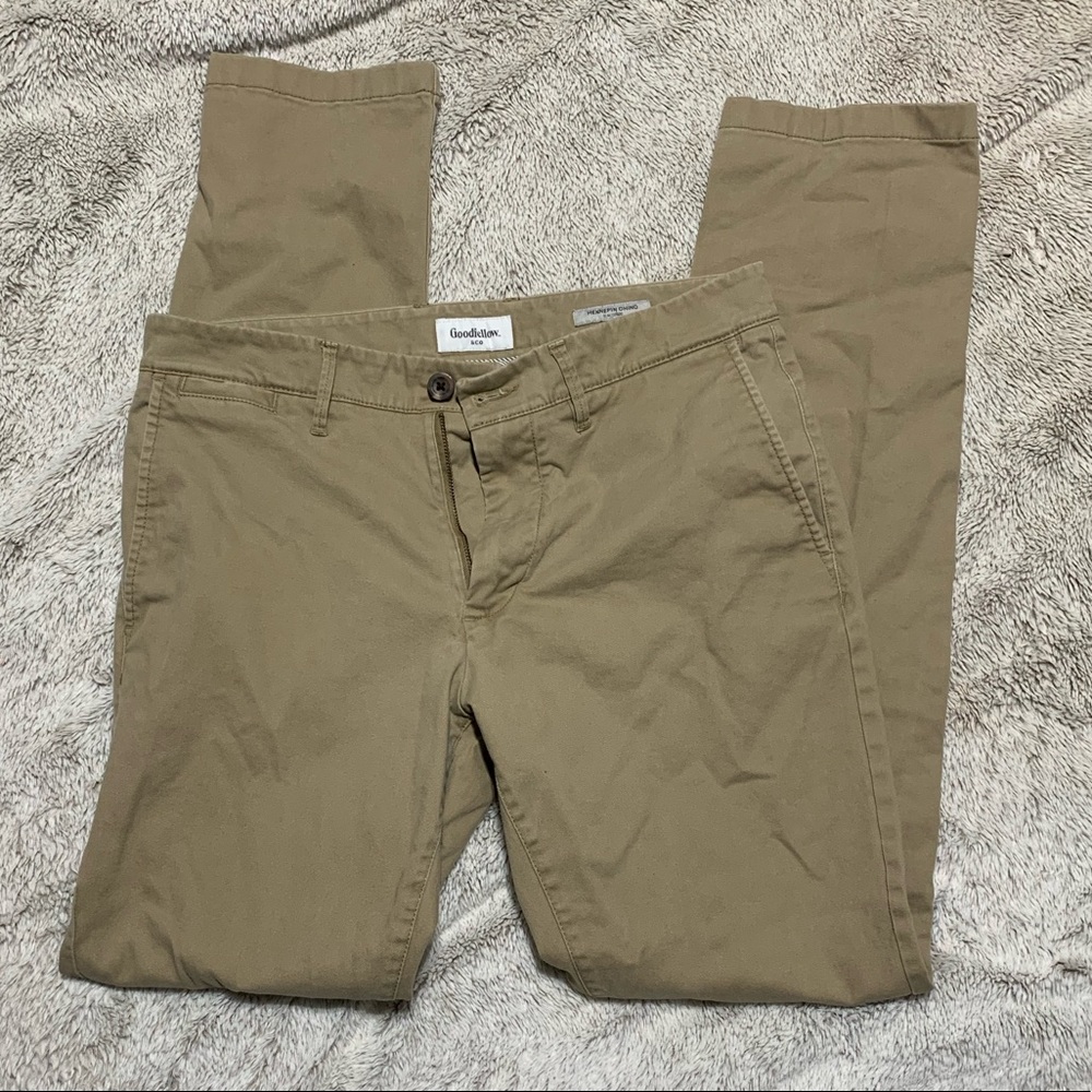 Men’s Khaki pants 32x34
